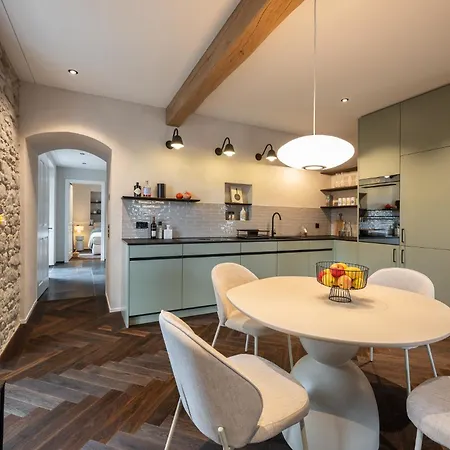 Modernes In Nahe Zuerichsee